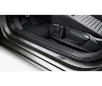 Декоративные накладки на пороги, передние для Passat B8 Декоративные накладки на пороги, передние для Passat B8